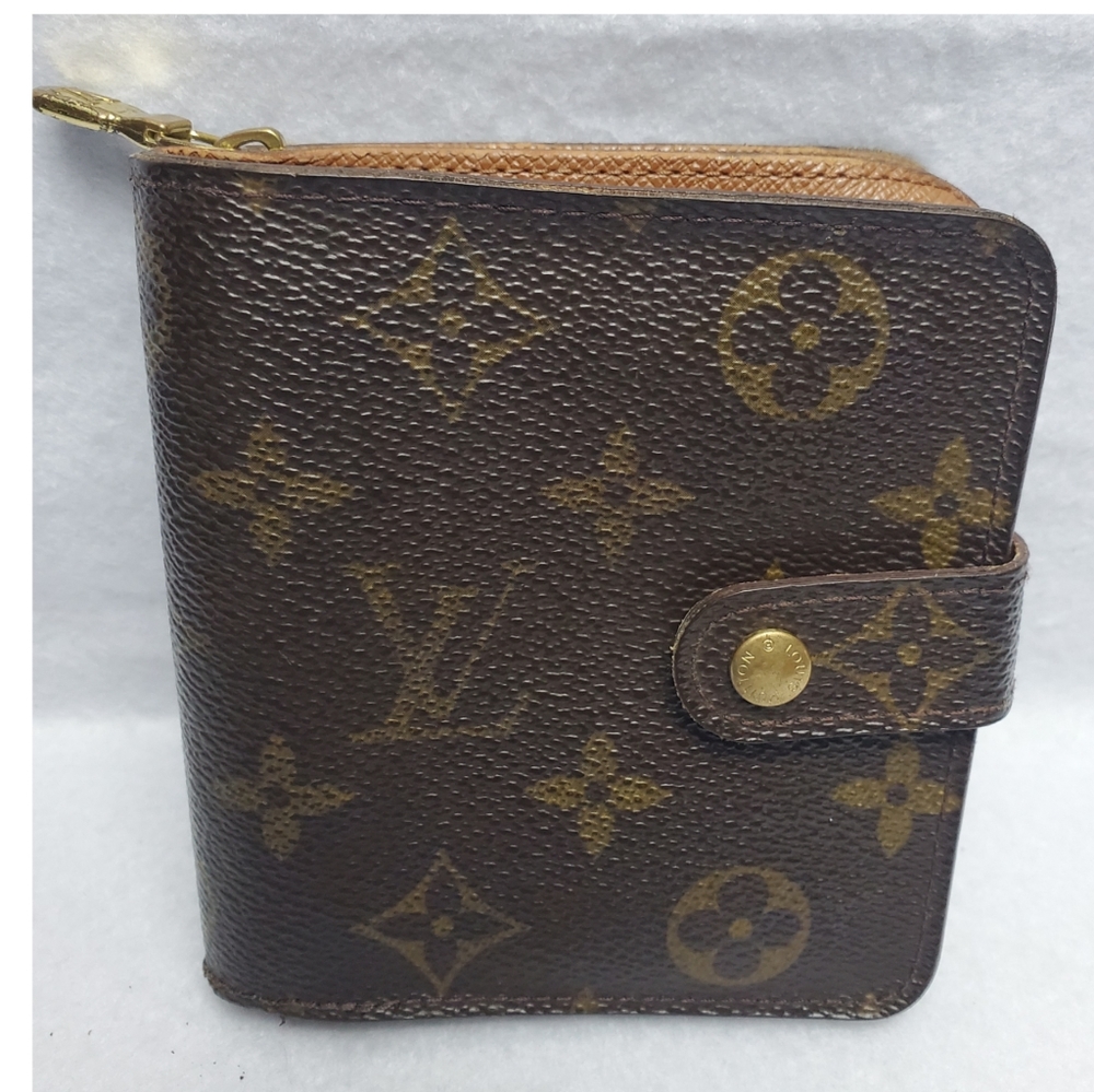Authentic Preowned LV Multi Pocket Wallet
